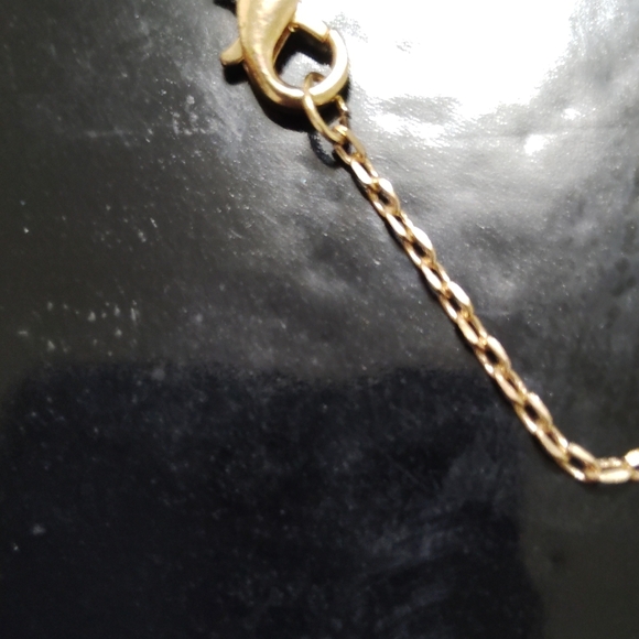 Elegant Black Heart Pendant Necklace - Picture 2 of 3